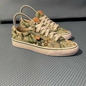 Keds Jump Kick Tropical Women’s Sneakers size 6